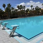 Lejlighed Home2book Breezy Palm View Duplex With Pool
